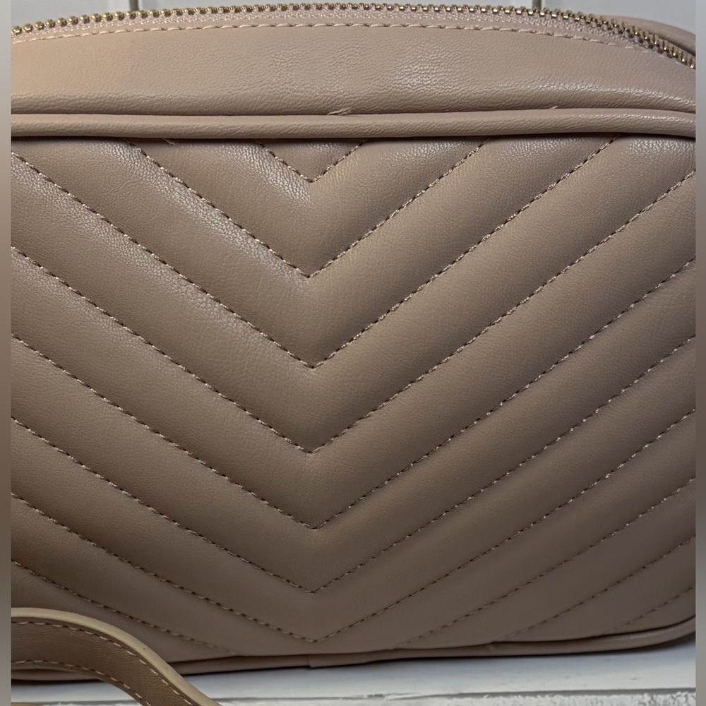 Bebe Quilted  Tyler Camera Crossbody Dusty Rose - Picture 11 of 12